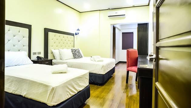 The Ambassador Hotel タクロバン エクステリア 写真